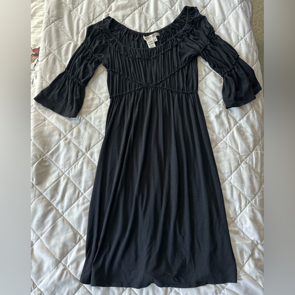 Super cute simple 3/4 sleeves black dress